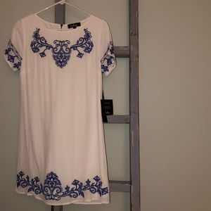 Blue & Ivory embroidered shift dress
